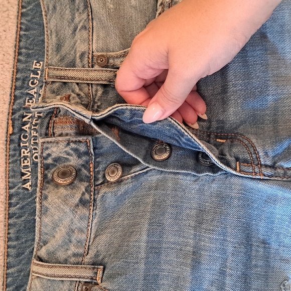 American Eagle Jean Shorts size 4 - Picture 3 of 4